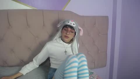 Snapshot of damiian21_ chatting on March 6, 1:57 pm Damiian21 online show from March 6, 1:57 pm