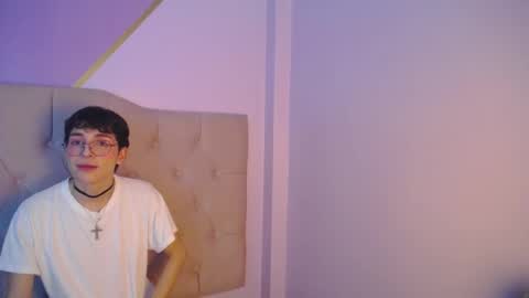 Snapshot of damiian21_ chatting on March 8, 2:05 pm Damiian21 online show from March 8, 2:05 pm