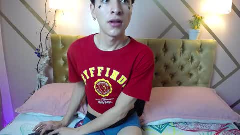 Snapshot of damiian21_ chatting on February 11, 12:48 pm Damiian21 online show from February 11, 12:48 pm