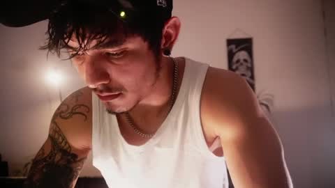 insta damn8   ---         -----  online show from April 22, 11:53 pm