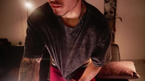 insta damn8   ---         -----  online show from April 25, 12:02 am