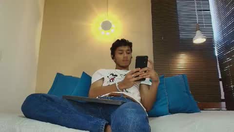 Damon  Salvatore online show from March 20, 7:18 pm