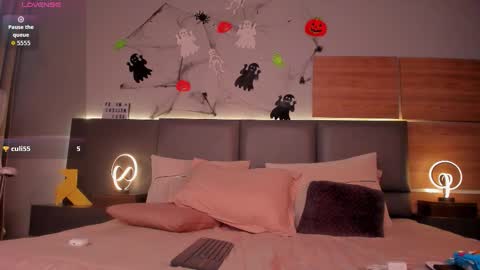 Snapshot of damonsantos chatting on October 26, 12:12 am D A M O N online show from October 26, 12:12 am