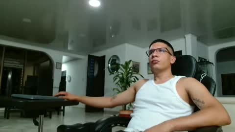 damyan_2003 online show from March 16, 3:24 am