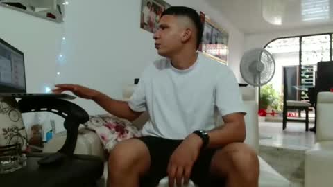 damyan_2003 online show from January 31, 7:11 pm