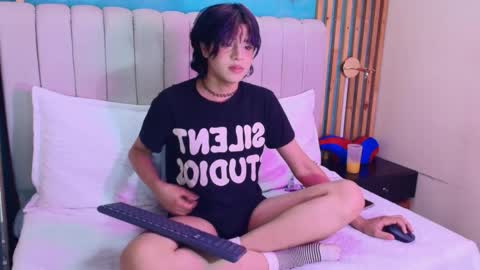 D A N online show from April 27, 6:57 pm