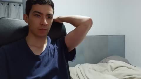 x  x online show from May 3, 1:52 am