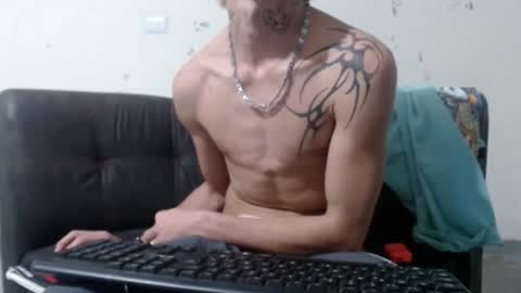 dan_jonson15 online show from February 5, 3:24 am