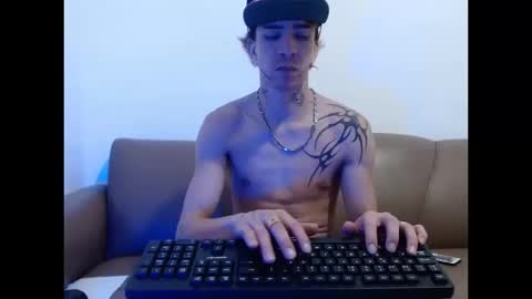 dan_jonson15 online show from October 16, 1:24 am