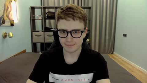 Snapshot of dan_leeroy chatting on January 27, 9:44 pm Dany online show from January 27, 9:44 pm