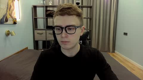 Snapshot of dan_leeroy chatting on January 4, 12:27 am Dany online show from January 4, 12:27 am