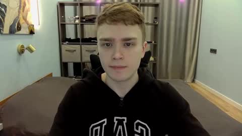 Snapshot of dan_leeroy chatting on February 17, 10:25 pm Dany online show from February 17, 10:25 pm