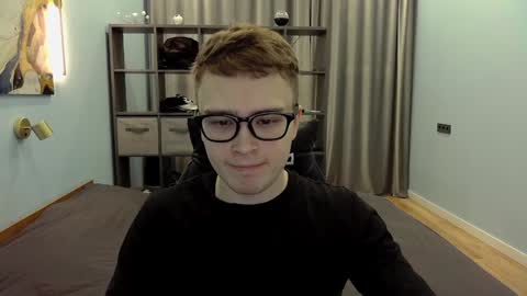 Snapshot of dan_leeroy chatting on January 2, 2:11 am Dany online show from January 2, 2:11 am