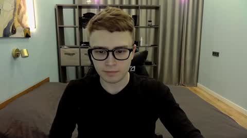 Snapshot of dan_leeroy chatting on December 31, 1:04 am Dany online show from December 31, 1:04 am