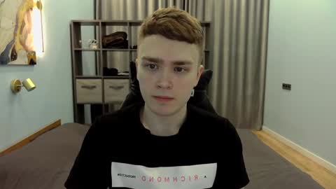 Snapshot of dan_leeroy chatting on February 6, 10:43 pm Dany online show from February 6, 10:43 pm