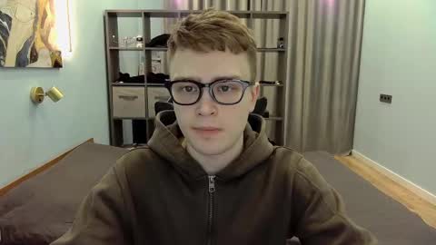 Snapshot of dan_leeroy chatting on February 18, 10:58 pm Dany online show from February 18, 10:58 pm