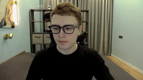 Snapshot of dan_leeroy chatting on December 24, 10:28 pm Dany online show from December 24, 10:28 pm