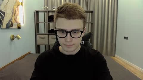 Snapshot of dan_leeroy chatting on December 21, 9:58 pm Dany online show from December 21, 9:58 pm