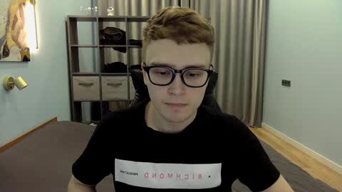Snapshot of dan_leeroy chatting on January 7, 2:54 am Dany online show from January 7, 2:54 am