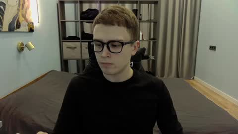 Snapshot of dan_leeroy chatting on December 18, 7:41 pm Dany online show from December 18, 7:41 pm