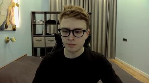 Snapshot of dan_leeroy chatting on January 27, 12:01 am Dany online show from January 27, 12:01 am