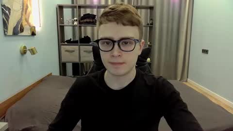 Snapshot of dan_leeroy chatting on February 25, 10:18 pm Dany online show from February 25, 10:18 pm
