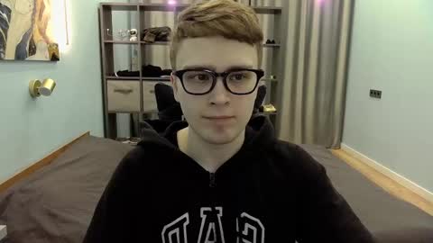Snapshot of dan_leeroy chatting on March 6, 10:47 pm Dany online show from March 6, 10:47 pm