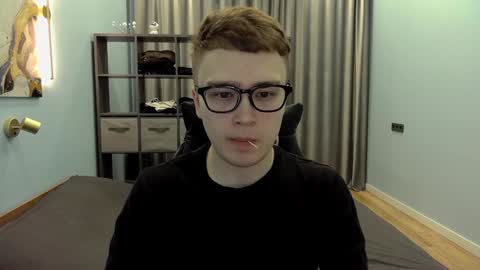 Snapshot of dan_leeroy chatting on January 6, 2:58 am Dany online show from January 6, 2:58 am