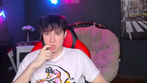 Danee Williams online show from April 4, 11:07 am