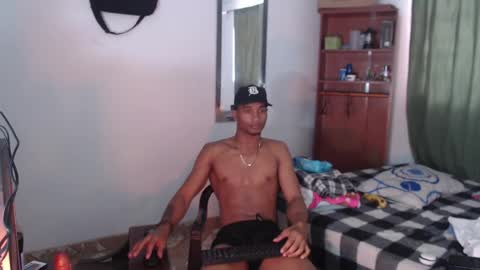 dani_brown19 online show from May 7, 3:56 pm