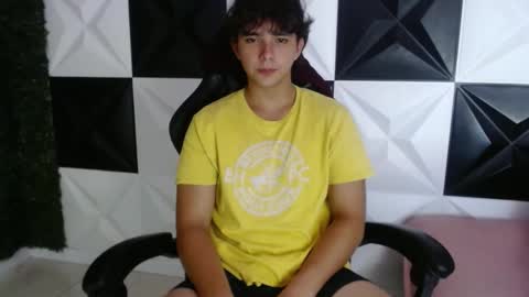 Snapshot of dani_cumboy chatting on December 31, 3:55 am dani_cumboy online show from December 31, 3:55 am