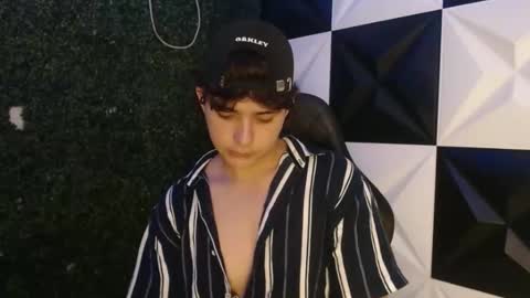 Snapshot of dani_cumboy chatting on February 24, 1:46 am dani_cumboy online show from February 24, 1:46 am