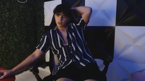 Snapshot of dani_cumboy chatting on February 18, 2:05 am dani_cumboy online show from February 18, 2:05 am
