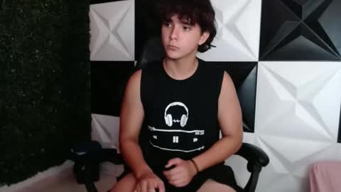 Snapshot of dani_cumboy chatting on December 26, 2:33 am dani_cumboy online show from December 26, 2:33 am