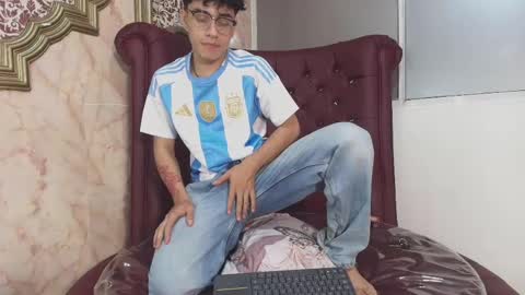 Snapshot of dani_rivass chatting on September 18, 11:34 am Daniel online show from September 18, 11:34 am