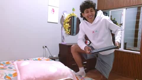 daniel_deluxx online show from April 10, 8:10 am