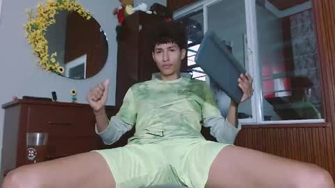 daniel_deluxx online show from April 15, 12:27 pm