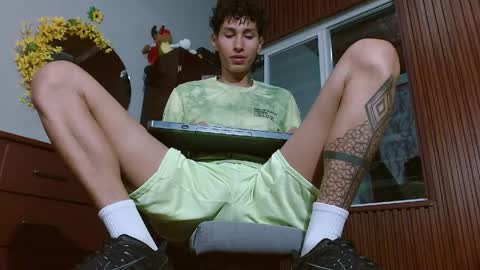 daniel_deluxx online show from April 14, 2:00 am