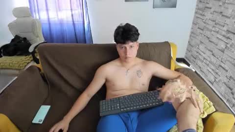 daniel_leon_c online show from April 29, 6:47 pm