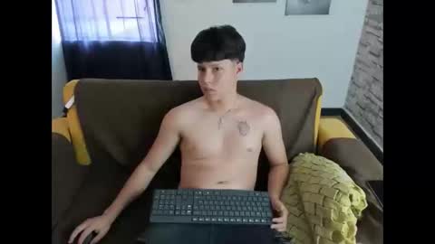 daniel_leon_c online show from May 12, 7:00 pm