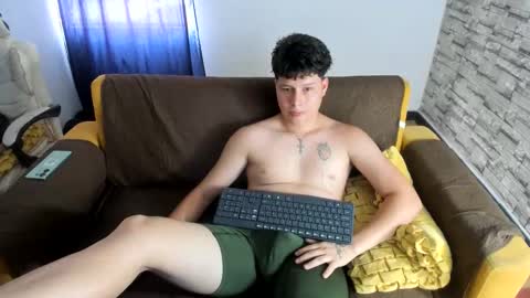 daniel_leon_c online show from June 10, 7:03 pm