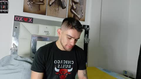 Snapshot of daniel_ova chatting on February 15, 11:50 am Sexy Dani online show from February 15, 11:50 am