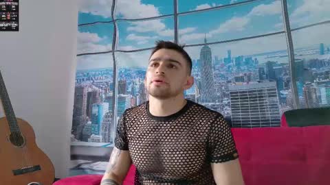 Snapshot of daniel_ova chatting on March 12, 6:33 pm Sexy Dani online show from March 12, 6:33 pm