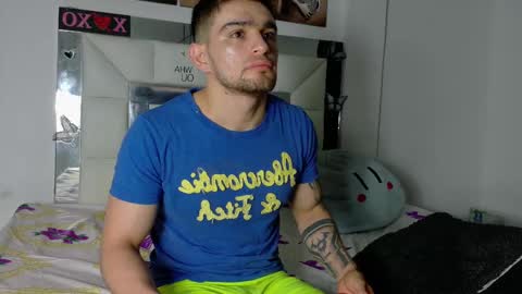 Snapshot of daniel_ova chatting on March 7, 9:51 am Sexy Dani online show from March 7, 9:51 am