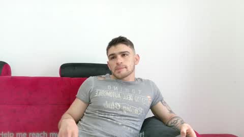 Snapshot of daniel_ova chatting on December 31, 12:04 pm Sexy Dani online show from December 31, 12:04 pm