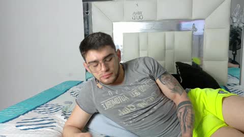 Snapshot of daniel_ova chatting on December 10, 1:55 pm Sexy Dani online show from December 10, 1:55 pm