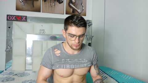 Snapshot of daniel_ova chatting on December 18, 1:26 am Sexy Dani online show from December 18, 1:26 am