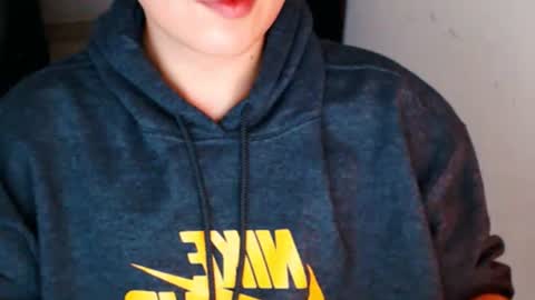 Snapshot of daniel_ruis16 chatting on December 28, 3:27 pm daniel_ruis16 online show from December 28, 3:27 pm