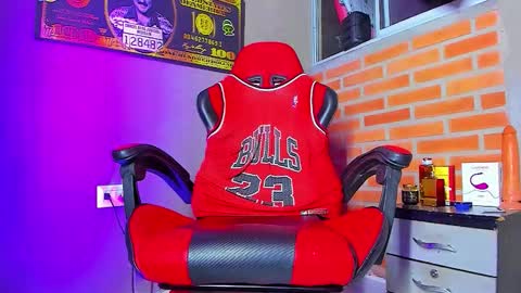 Snapshot of daniel_tattooed_smoker chatting on September 22, 12:55 am DANIEL online show from September 22, 12:55 am