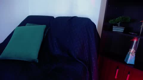 Snapshot of daniel_vila chatting on September 27, 6:00 am daniel_vila online show from September 27, 6:00 am
